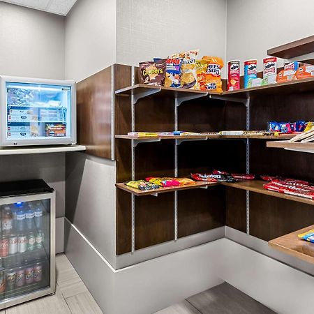 Best Western Plus Airdrie Gateway Екстериор снимка