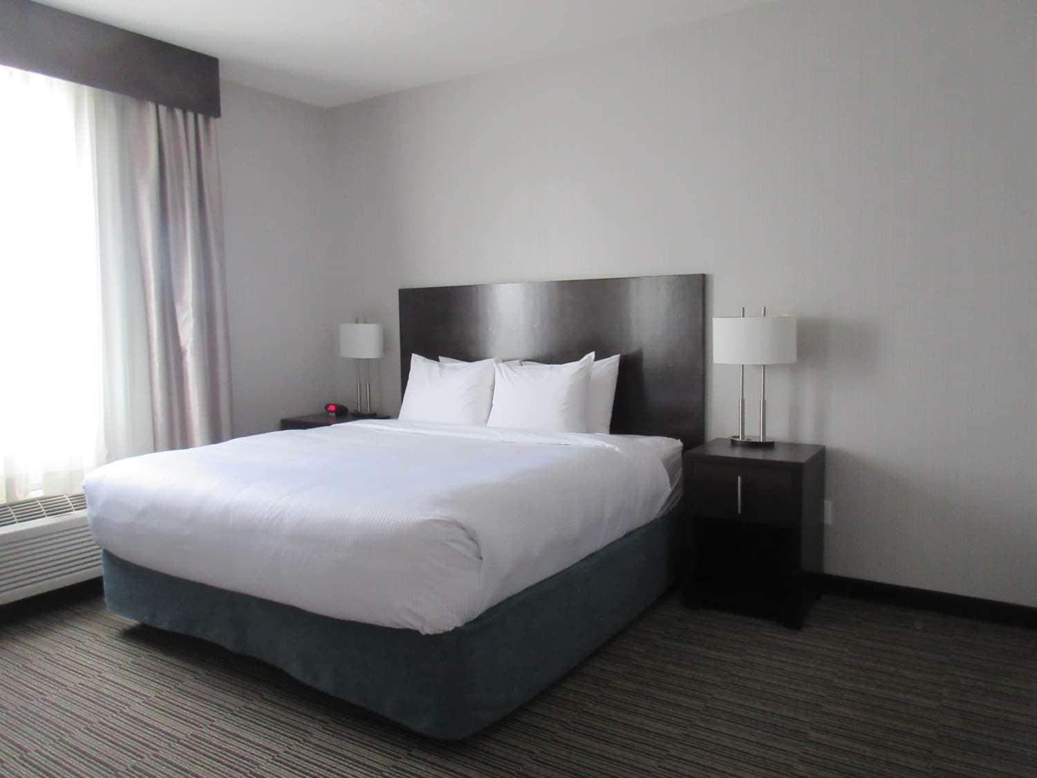Best Western Plus Airdrie Gateway Екстериор снимка