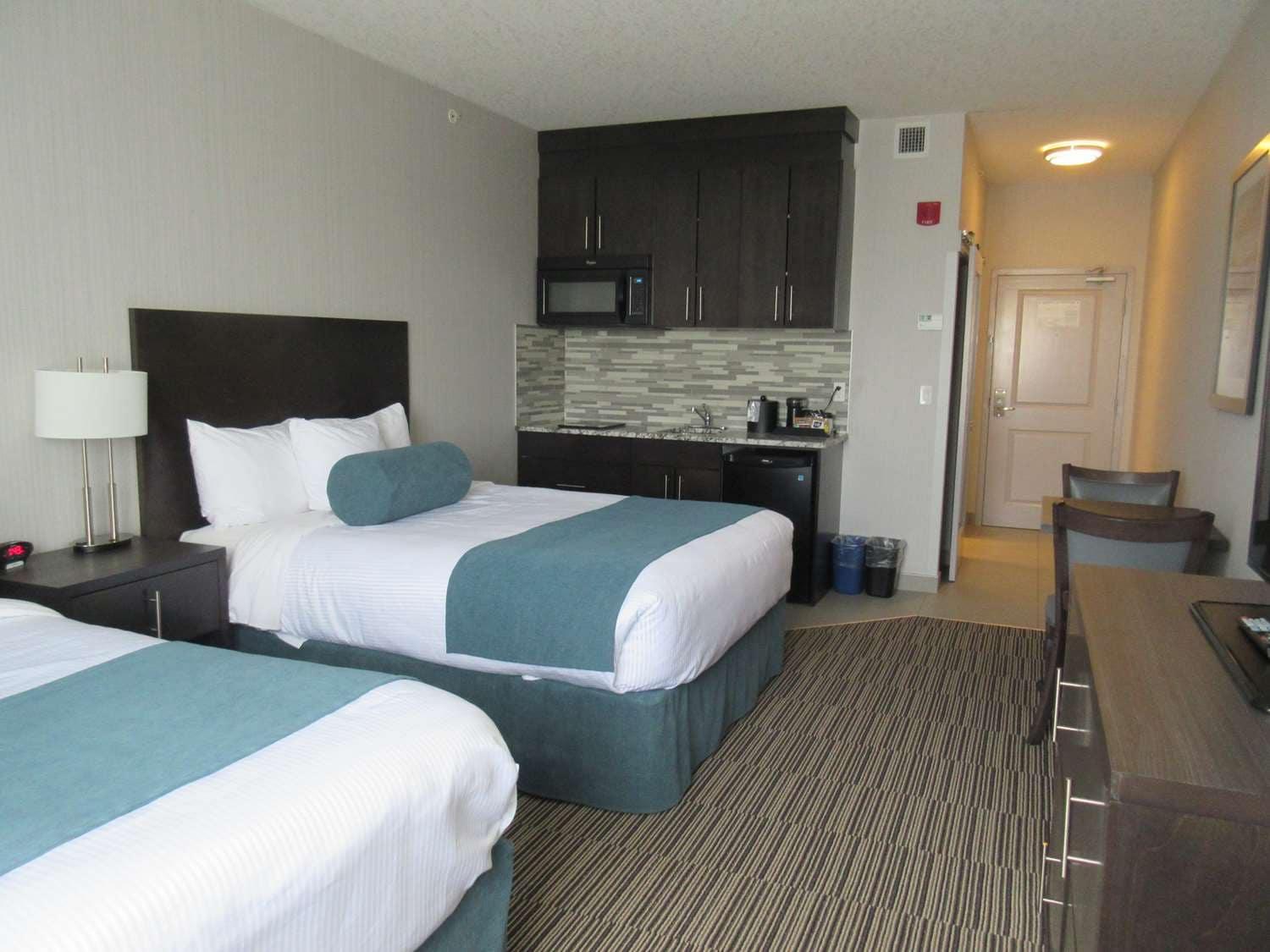 Best Western Plus Airdrie Gateway Екстериор снимка