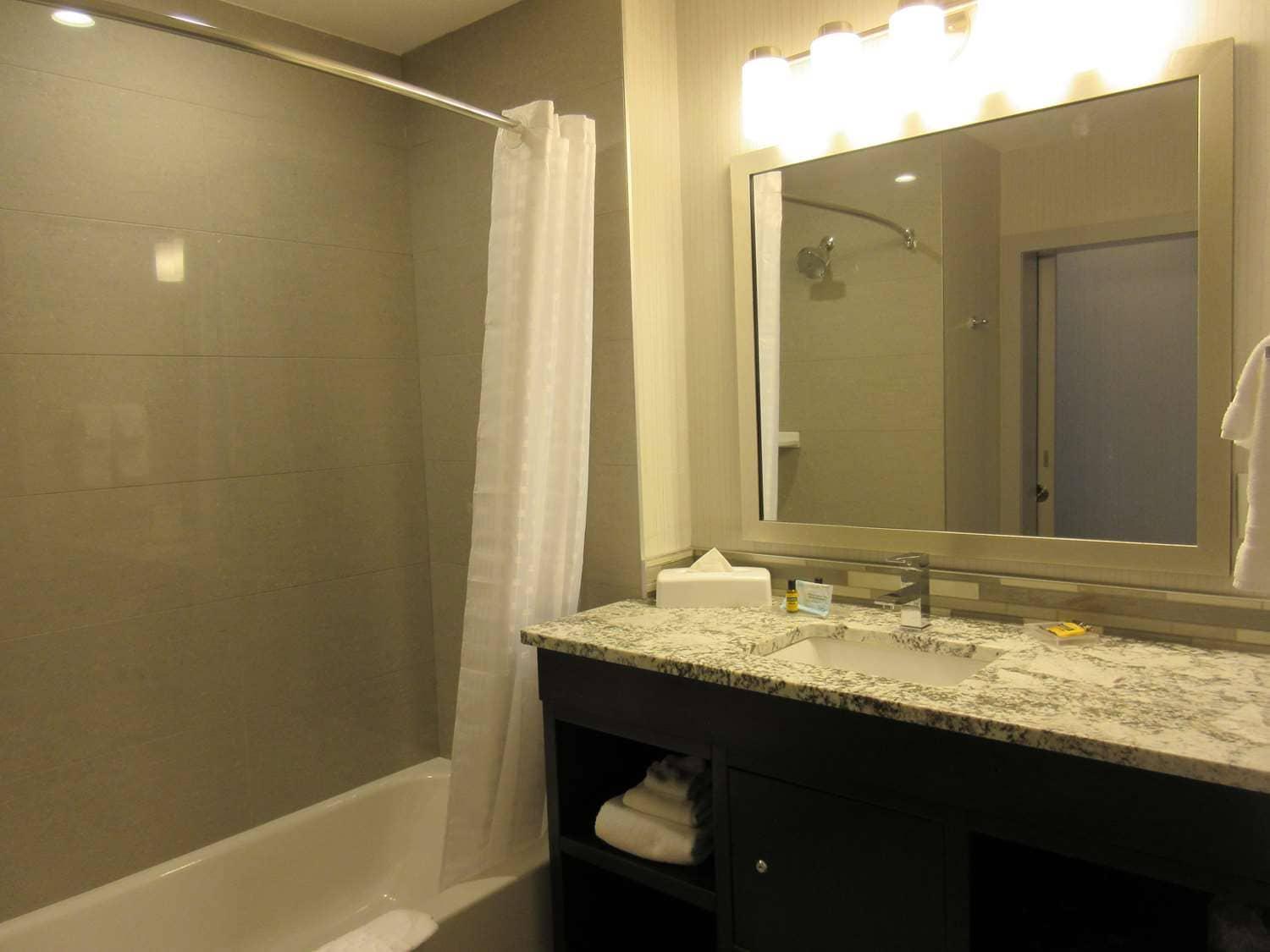 Best Western Plus Airdrie Gateway Екстериор снимка