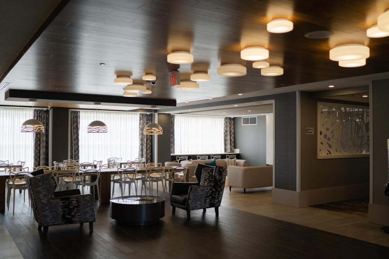Best Western Plus Airdrie Gateway Екстериор снимка