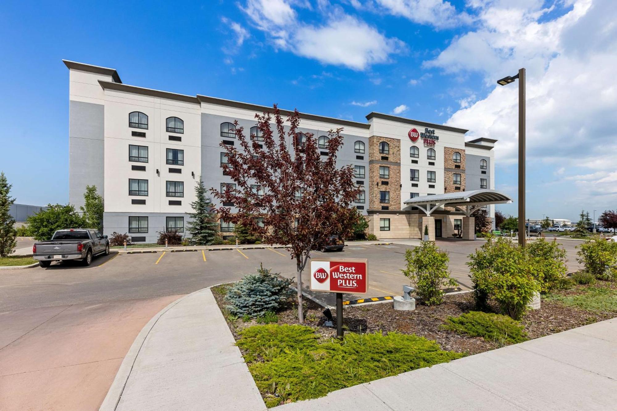 Best Western Plus Airdrie Gateway Екстериор снимка