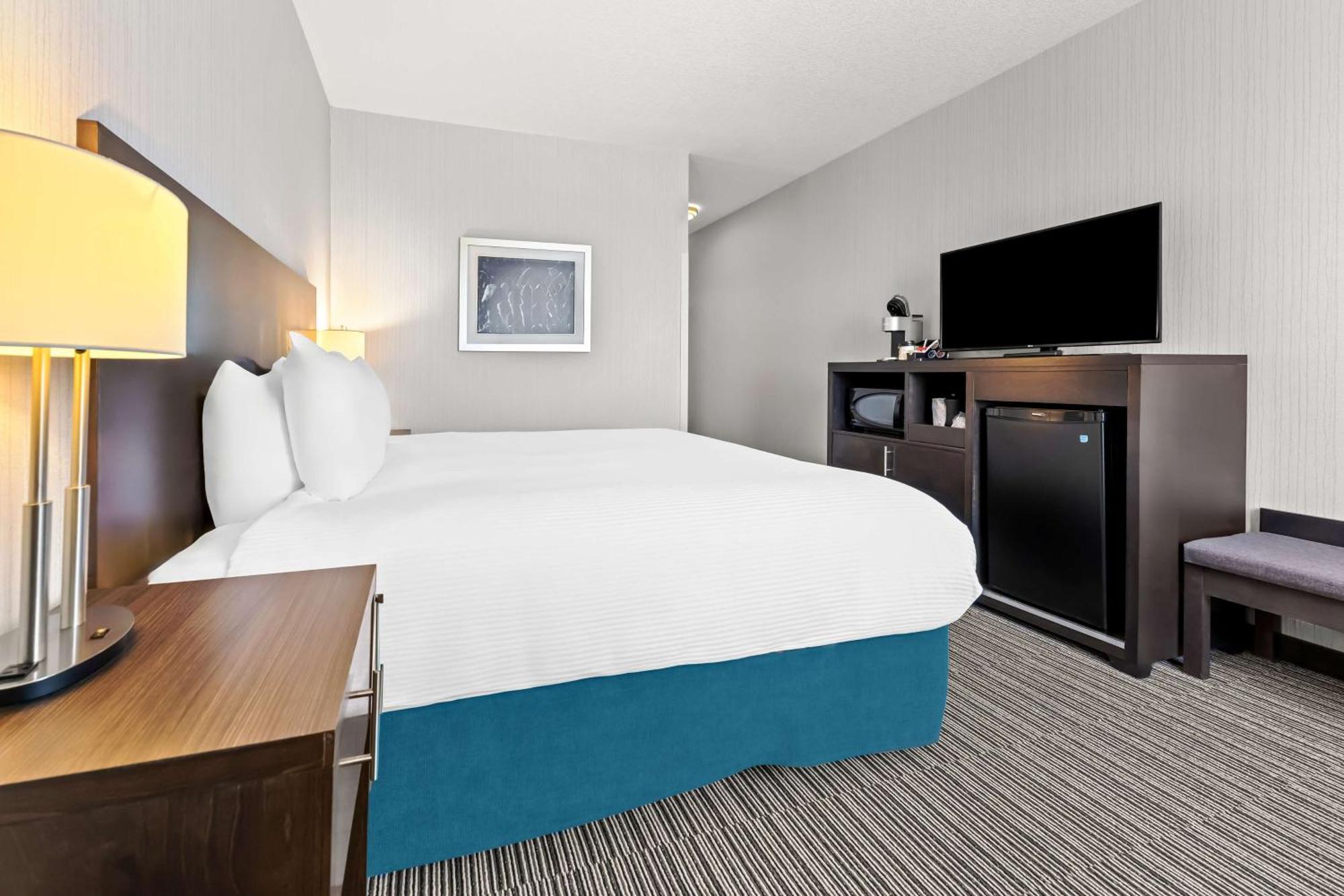 Best Western Plus Airdrie Gateway Екстериор снимка