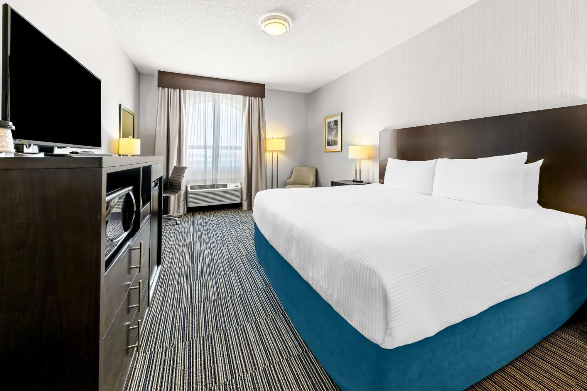 Best Western Plus Airdrie Gateway Екстериор снимка